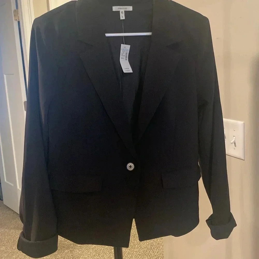 Maurice’s black blazer women’s size small NEW WITH TAGS *always open to offers*